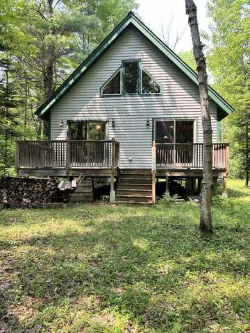 704 Sawyers Mills Road, Starks, ME 04911