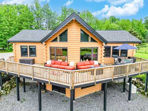 1277 Naples Road, Harrison, ME 04040