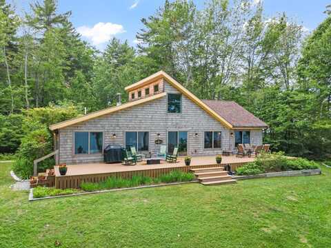 9 Broad Reach Road, Chebeague Island, ME 04017