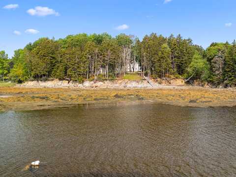 389 Main Road, Islesboro, ME 04848