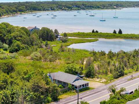 32 Beach Road, Oak Bluffs, MA 02557