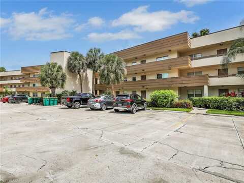 499 Forest Lakes, NAPLES, FL 34105