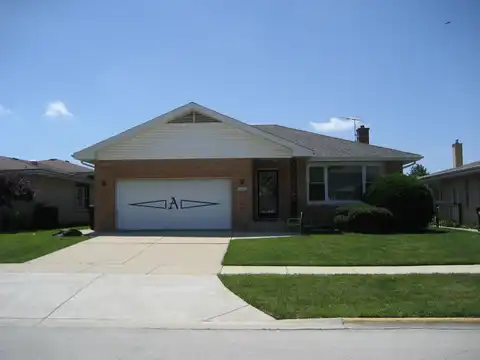 11009 Kingston Street, Westchester, IL 60154