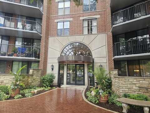 511 Aurora Avenue, Naperville, IL 60540