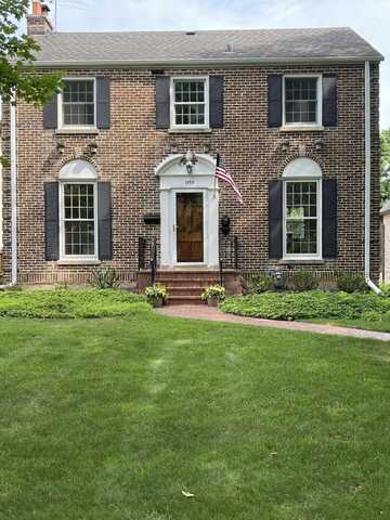 1253 Cherry Street, Winnetka, IL 60093