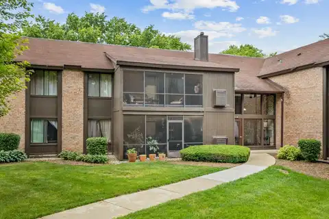740 Saint Andrews Lane, Crystal Lake, IL 60014