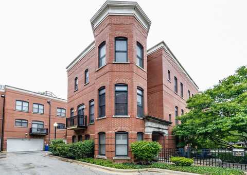 909 W Village Court, Chicago, IL 60608