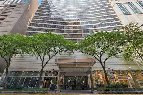 110 E Delaware Place, Chicago, IL 60611