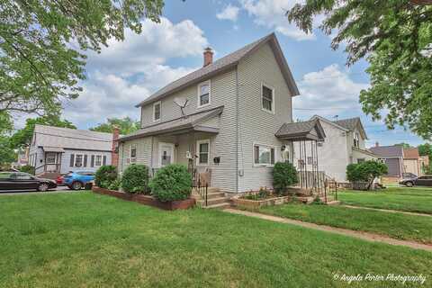 150 1st Street, Woodstock, IL 60098