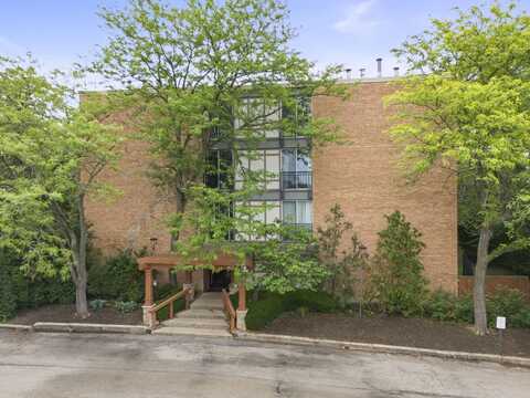 1833 Four Lakes Avenue, Lisle, IL 60532
