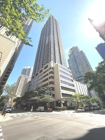 30 E Huron Street, Chicago, IL 60611