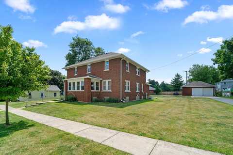 225 N Hickory Street, Waterman, IL 60556