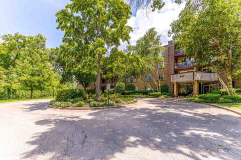 945 E KENILWORTH Avenue, Palatine, IL 60074