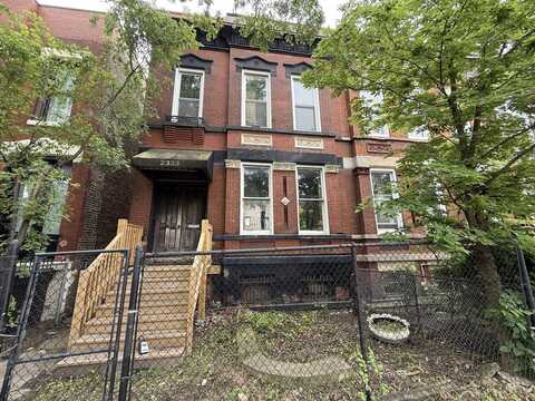 2333 W Warren Boulevard, Chicago, IL 60612