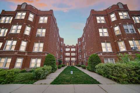 4834 W HENDERSON Street, Chicago, IL 60641