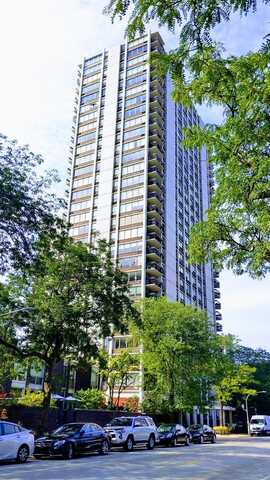 1455 N Sandburg Terrace, Chicago, IL 60610