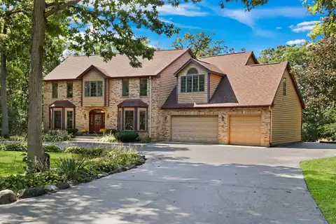 195 Hollow Way, Ingleside, IL 60041