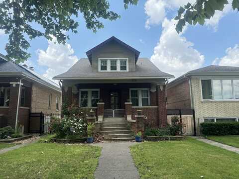 6735 Riverside Drive, Berwyn, IL 60402