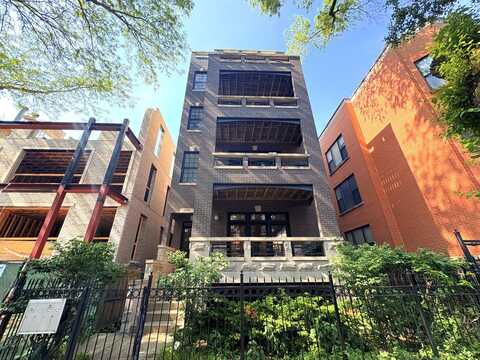 818 W Aldine Avenue, Chicago, IL 60657