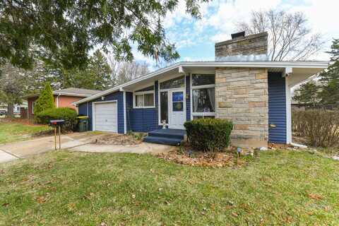 144 Crestwood Drive, East Dundee, IL 60118
