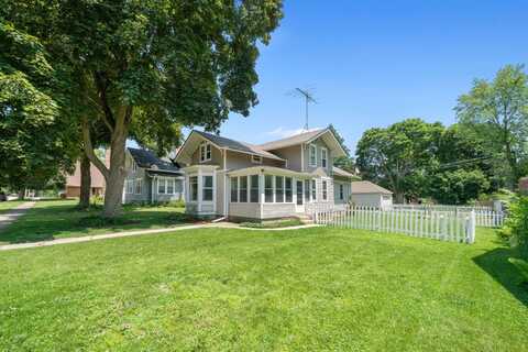 220 N Cedar Street, Waterman, IL 60556