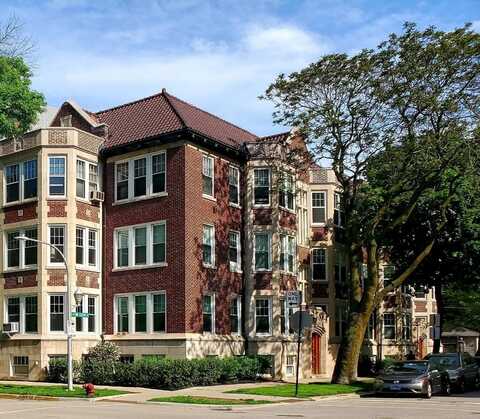 2946 N Pine Grove Avenue, Chicago, IL 60657