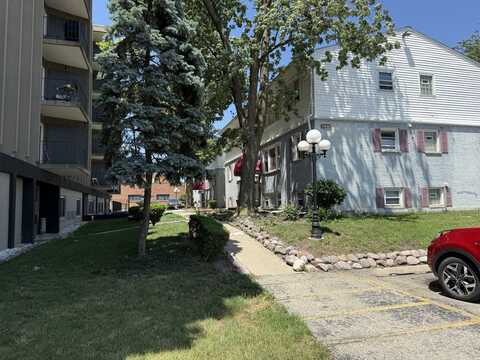 9513 Kelvin Lane, Schiller Park, IL 60176