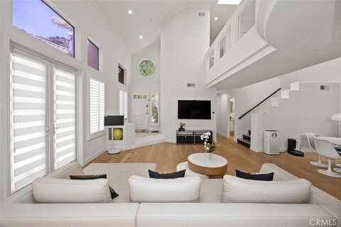 1872 Caminito De La Narcissa, Glendale, CA 91208