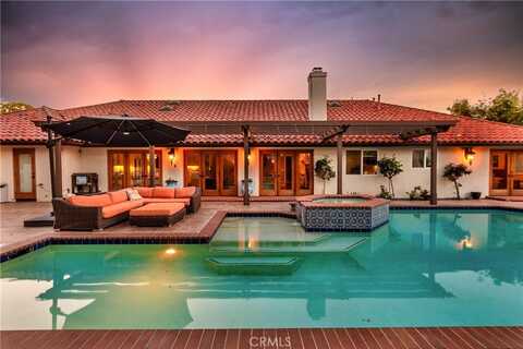 707 S Live Oak Park Road, Fallbrook, CA 92028