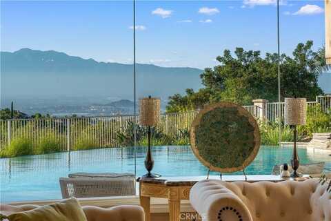 423 Cleveland Way, Corona, CA 92881