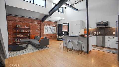 120 S Hewitt Street, Los Angeles, CA 90012