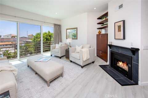 11949 Goshen Avenue, Los Angeles, CA 90049