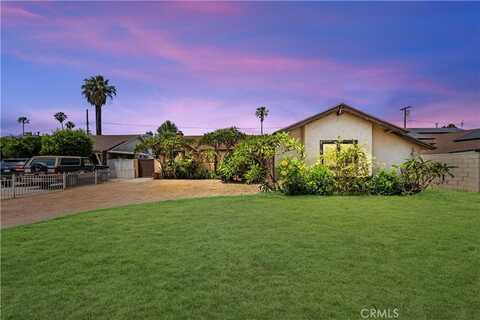 21045 Blythe St, Canoga Park, CA 91304
