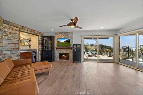 2700 E Panorama Drive, Signal Hill, CA 90755