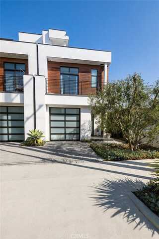3660 Beethoven Street, Los Angeles, CA 90066