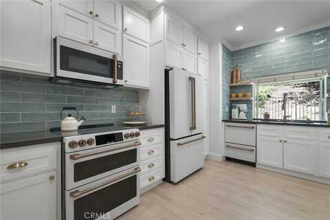 5473 Spanish Oak Lane, Oak Park, CA 91377