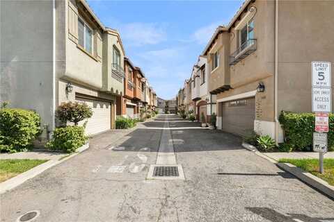 7600 N Courage Way, Van Nuys, CA 91405