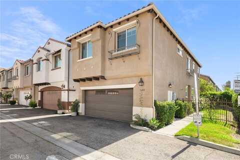 7600 N Courage Way, Van Nuys, CA 91405