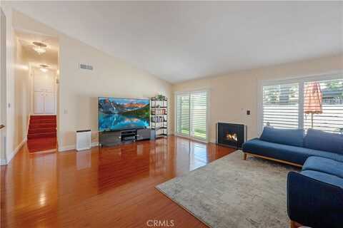 20078 Avenue Of The Oaks, Newhall, CA 91321