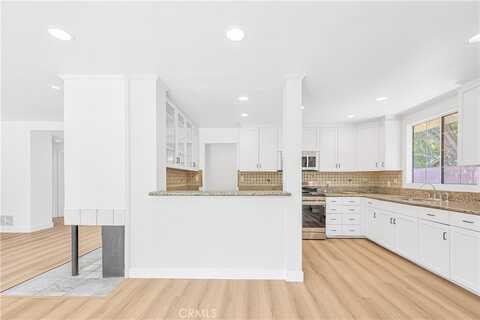 20328 Roscoe Boulevard, Winnetka, CA 91306