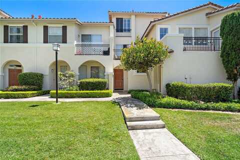 811 Larkridge, Irvine, CA 92618