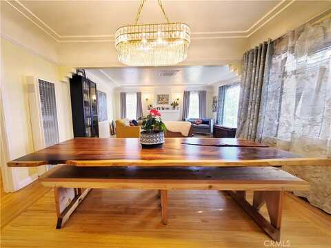 2427 Pine Avenue, Long Beach, CA 90806