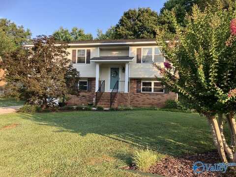 4704 Whitehall Drive NW, Huntsville, AL 35816