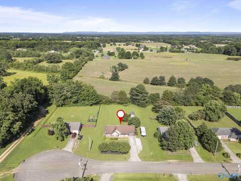 147 Quiet Lane, Hazel Green, AL 35750