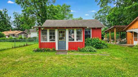 11128 E Pottawatomie Trail, Walkerton, IN 46574