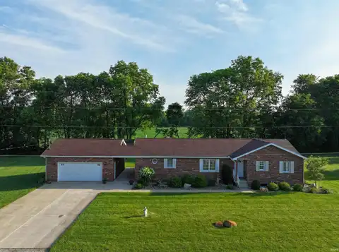 830 E Oak View Estate, Winamac, IN 46996