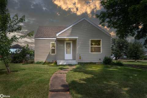 506 E 3rd Street E, Newhall, IA 52315