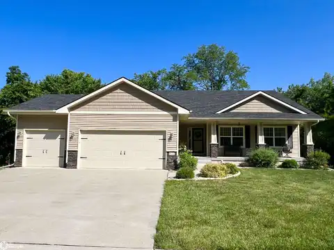 921 W 22nd Street S, Newton, IA 50208