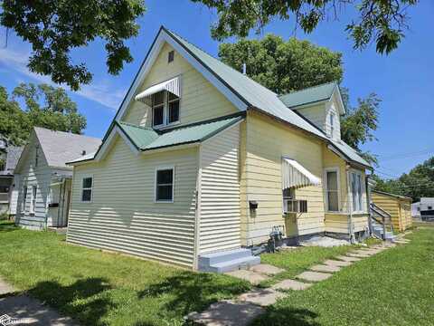 312 S 10Th Street, Burlington, IA 52601