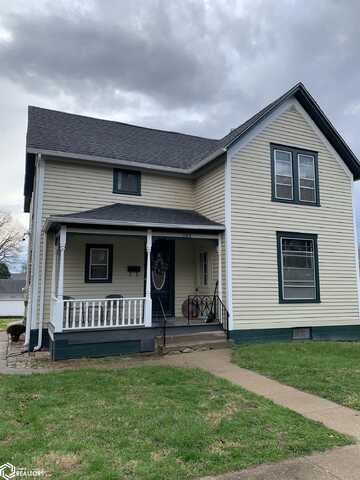 1106 Avenue C, Fort Madison, IA 52627